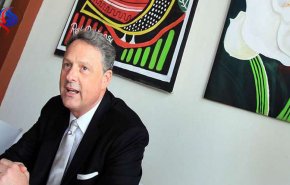 استقالة السفير الامريكي في بنما بسبب تصريح ترامب العنصري