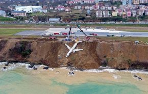 عمليات لاستعادة طائرة خرجت عن المدرج في تركيا
