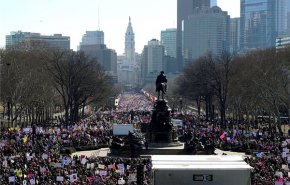 تظاهرات صدها هزار آمریکایی علیه سیاست‌های ترامپ + تصاویر