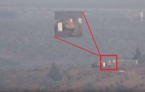 شاهد بالفيديو .. استهداف دبابة تركية في عفرين السورية
