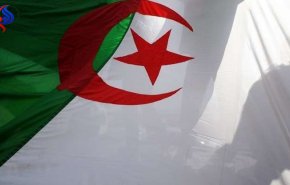 الجزائر تحظر 