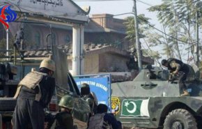 مقتل وإصابة 10 من قوات الأمن في هجوم انتحاري بباكستان