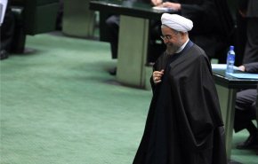طرح سوال از روحانی با ۷۶ امضا به کمیسیون اقتصادی مجلس ارجاع شد