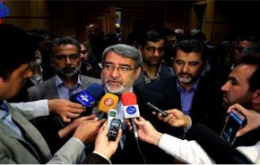 وزیر کشور به جمع راهپیمایان تهرانی پیوست