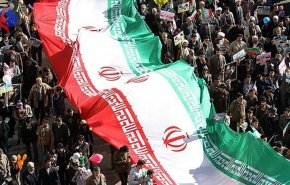 بازتاب خارجی حضور مردم ایران در سالروز انقلاب با نمایش موشک «قدر»