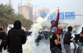 تشدید درگیری میان معترضان و مزدوران آل خلیفه در بحرین