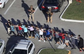 تعداد قربانیان تیراندازی در فلوریدا به 17 نفر رسید + فیلم و تصاویر