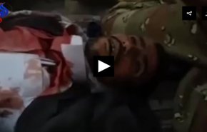اعدام بی رحمانه شیخ یمنی مقابل چشمان فرزندش + فیلم