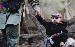 كيف كانت الجماعات المسلحة تجند الأطفال وتستخدمهم بالعراق وسوريا؟