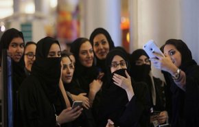 قرار جديد... المرأة السعودية لن تكون بحاجة لولي أمر!