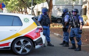 مقتل 5 شرطيين وجندي في هجوم على مخفر للشرطة جنوب إفريقيا