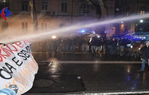 درگیری پلیس ایتالیا با مخالفان در آستانۀ انتخابات پارلمانی + تصاویر