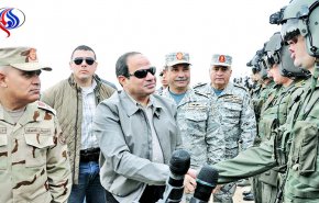 الجيش المصري يطالب السيسي بتمديد 
