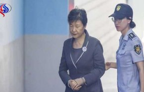 رئيسة كوريا الجنوبية المعزولة قد تواجه حكما بالسجن 30 عاما