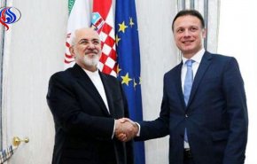 ظريف يوكد اهمية تعزيز العلاقات بين ايران وكرواتيا