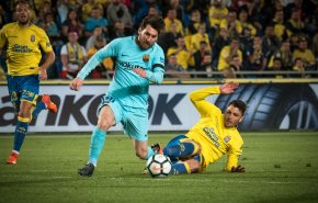 برشلونة يتعثر في لاس بالماس قبل قمته مع اتلتيكو مدريد