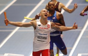 بولندا تحرز ذهبية سباق التتابع 4 في 400 متر