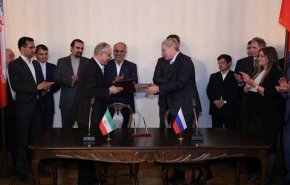 ايران وروسيا توقعان 10 وثائق للتعاون الثنائي