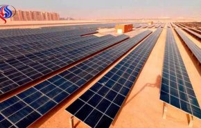 مصر تفتتح أولى محطات الطاقة الشمسية بأسوان