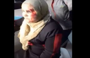 مشهد صادم: معلم يعتدي على طالبة ويضرب أمها بعنف!