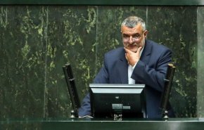 البرلمان الإيراني يجدد منح الثقة لوزير الزراعة محمود حجتي
