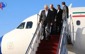 وزير الخارجية الايراني يعود الى طهران بعد جولته في باكو واستانا