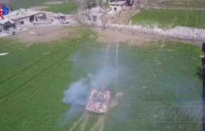 بالفيديو... الجيش السوري يقتحم مزارع حمورية