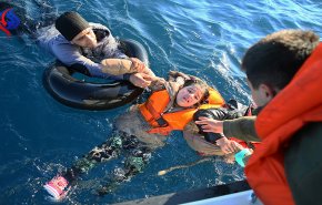 14 قتيلا على الأقل في غرق مركب مهاجرين قبالة اليونان
