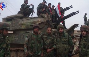 بالصورة ...مراسل أورينت في الغوطة الشرقية يسلم نفسه للجيش السوري