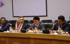 وزير الخارجية العماني يدعو لاستخدام العملتين العمانية والايرانية لتطوير العلاقات التجارية