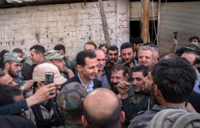 بالفيديو.. هكذا خاطب الاسد رجال الجيش السوري بالغوطة!