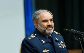 قائد سلاح الجو الايراني يتفقد المعرض الجوي في دزفول