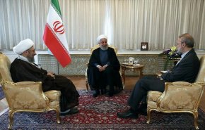 روحاني: اجتماع القوى الثلاث ركز على دعم الانتاج المحلي