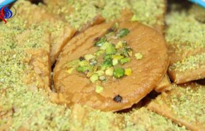 بالفيديو...تعرف على حلويات السوهان لمدينة قم الايرانية 