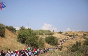 اللاجئون الفلسطينيون بسوريا ولبنان يتجهون صوب الحدود