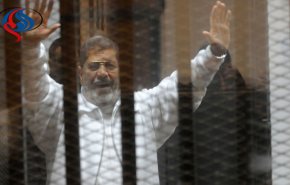 مرسي قد يموت داخل السجن إذا لم يتم توفير رعاية طبية عاجلة له