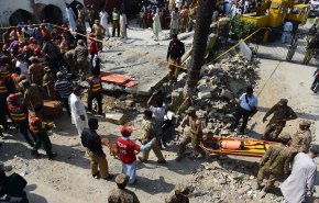 11 قتيلا بانهيار سقف مستودع في باكستان