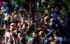 شاهد بالصور مقتل 68 شخصا بمركز شرطة في فنزويلا 