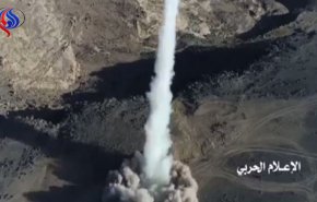 بالفيديو.. صاروخ باليستي من نوع قاهر 1 يدك معسكرا سعوديا بجيزان 
