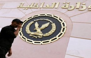 الأمن المصري يغلق 5 قنوات فضائية وشركة إنتاج