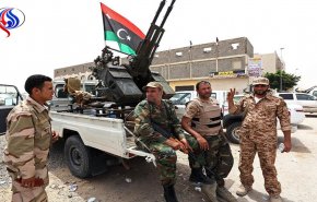 ليبيا تشكل قوة قتالية لردع مهربي السلاح والبشر