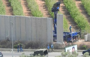 جيش الإحتلال يباشر ببناء جدار فاصل على الحدود مع لبنان