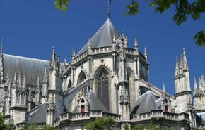 تخلیه کلیسای فرانسوی از ترس عامل انتحاری

