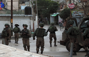 مداهمات واسعة في الضفة والقدس واعتقال 5 فلسطينيين