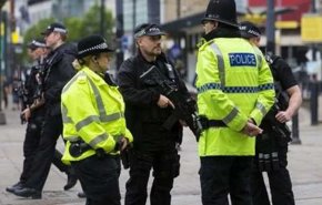 شرطة مكافحة الارهاب البريطانية تحقق في حادثة تعرض شخصين 