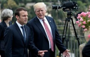 هدایای عجیب رهبران آمریکا و فرانسه به یکدیگر
