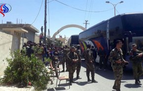 بدء خروج حافلات ماتبقى من الارهابيين من بلدة الرحيبة  السورية
