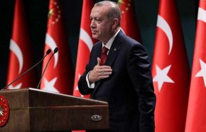 الرئيس التركي يتنحى عن منصبه 