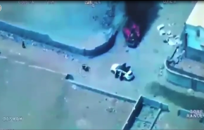 فیلمی از لحظه حمله ائتلاف متجاوز به غیرنظامیانی که به سوی خودروی الصماد دویدند