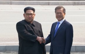 لقاء قمة تاريخي بين زعيمي الكوريتين الشمالية والجنوبية 
